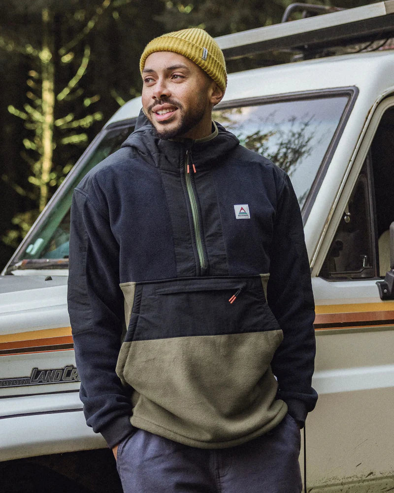 Men's Woodland 2.0 Hooded Polartec® 1/2 Zip Fleece - Black / Green