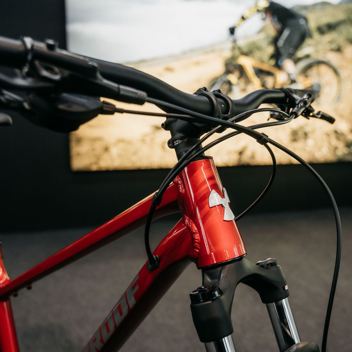 Tracker Comp 2027 Mountain Bike - Red