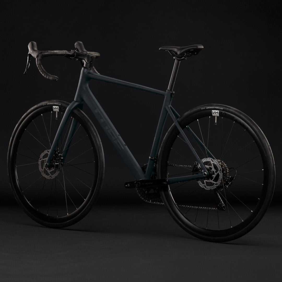 Attain SLX 2027 Road Bike - Black