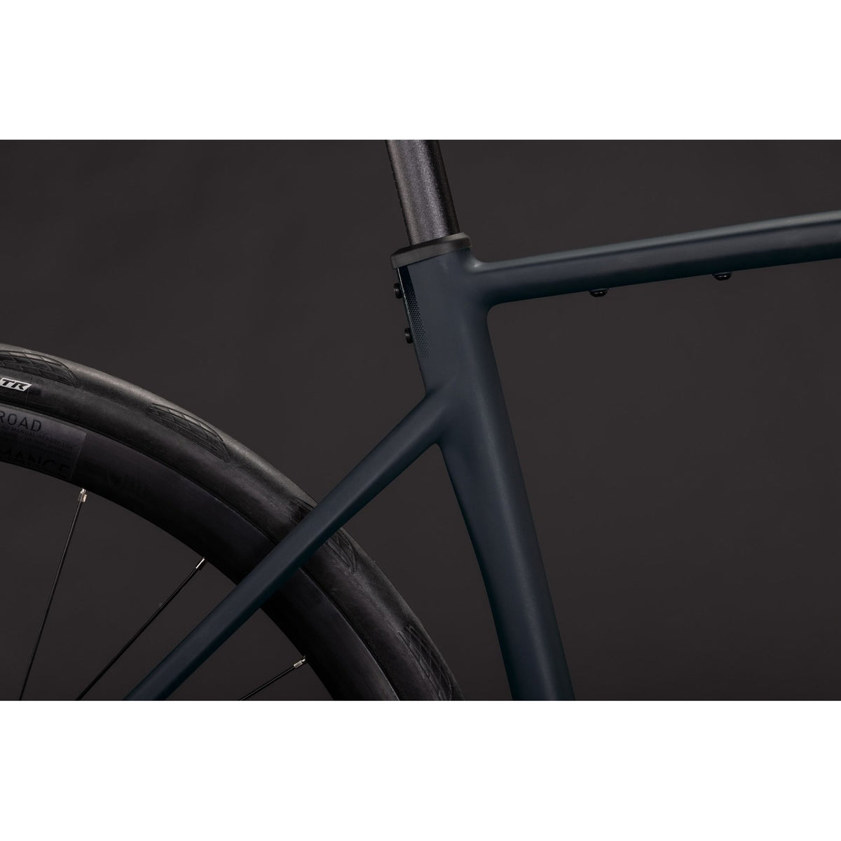 Attain SLX 2027 Road Bike - Black
