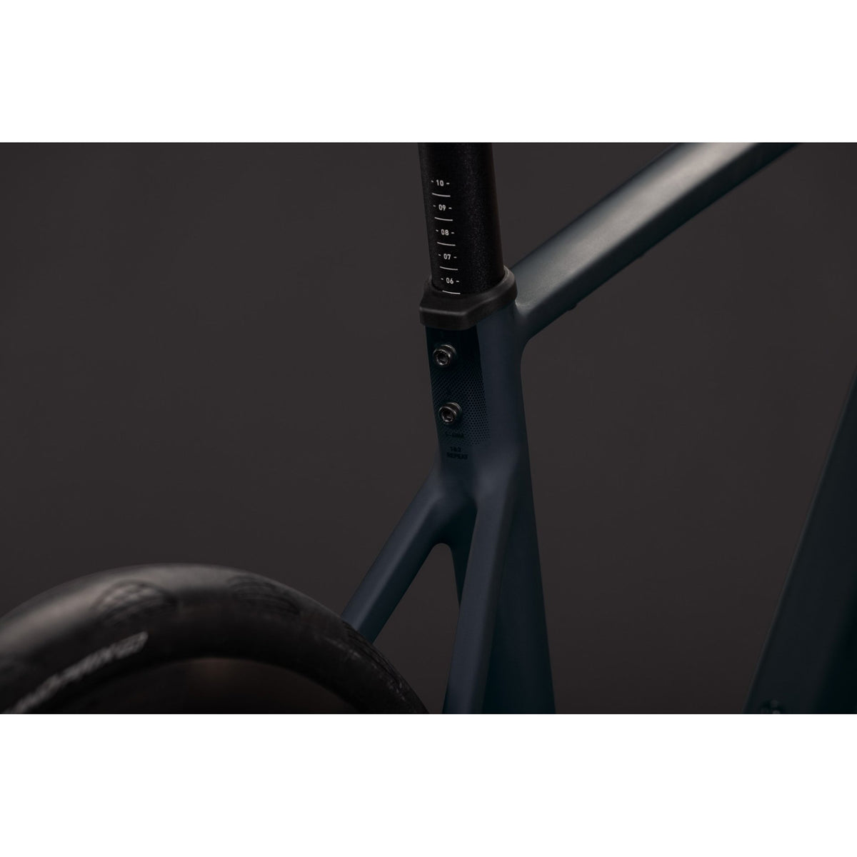 Attain SLX 2027 Road Bike - Black