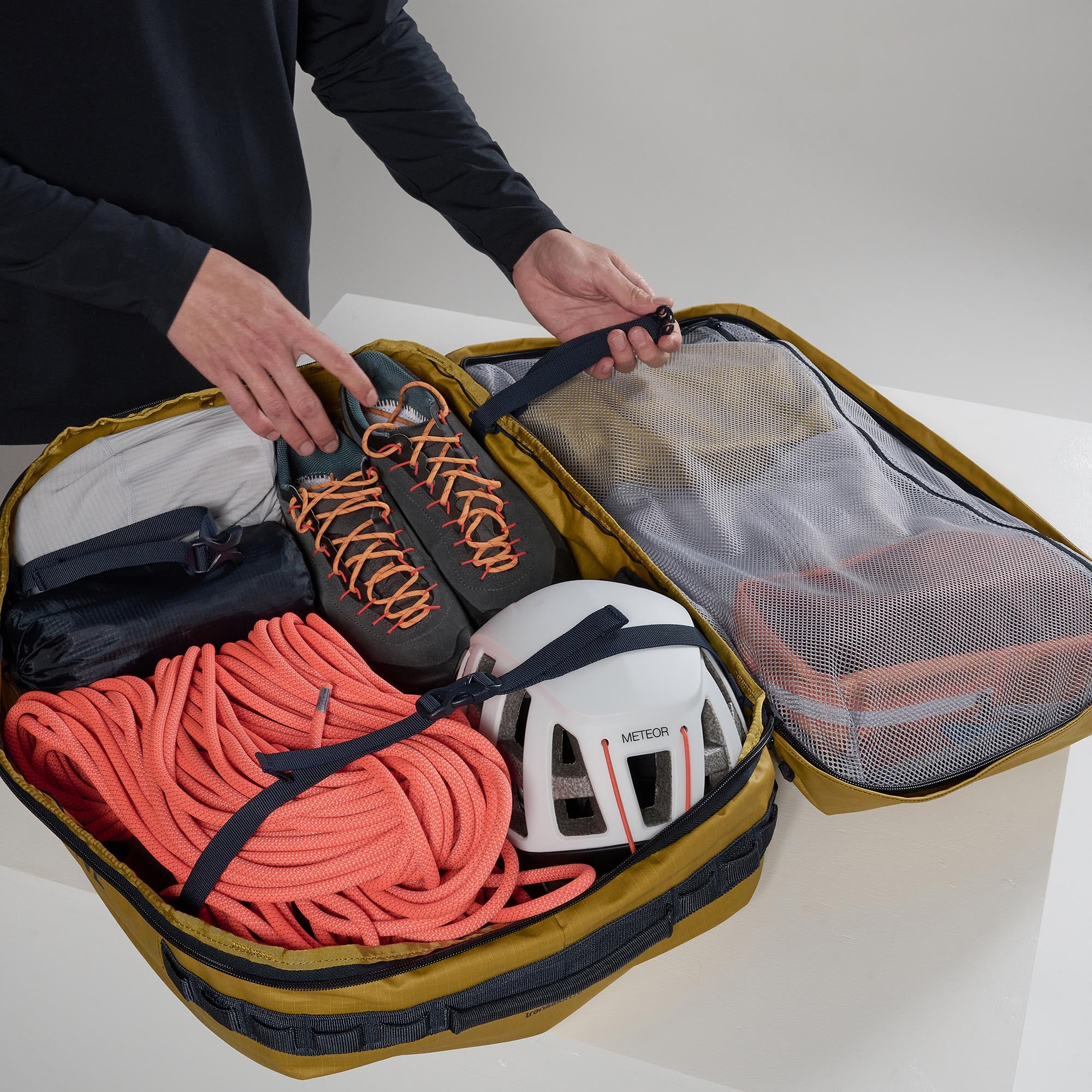 Transition Duffel 70L - Yellow