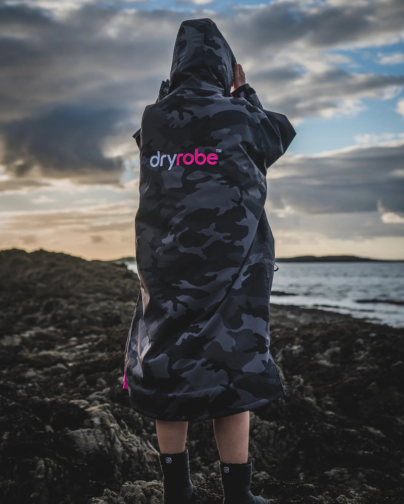 Unisex Advance Changing Robe - Black/Pink