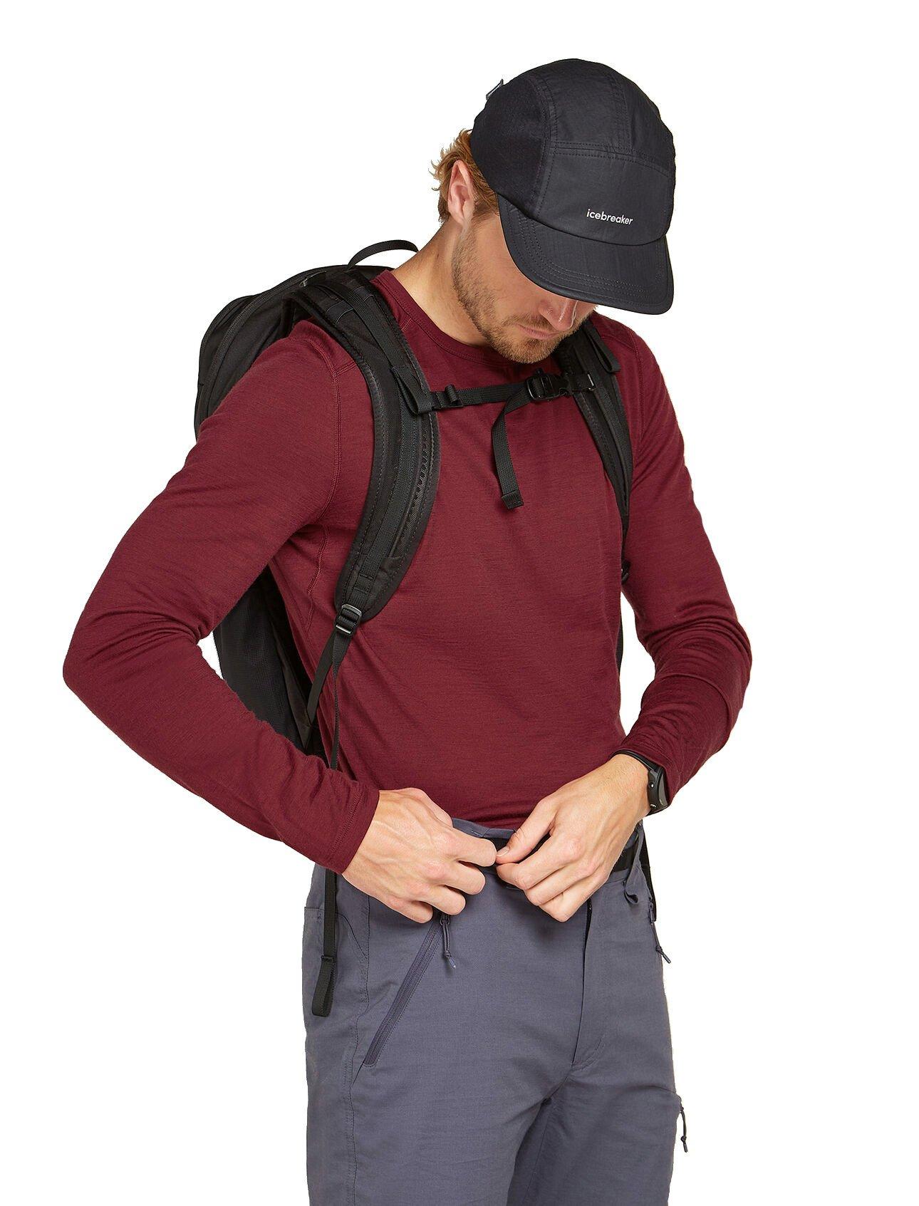 Men's 200 Oasis Long Sleeve Crewe - Red