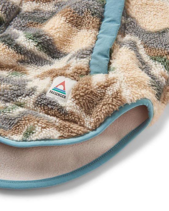 Women's Beaumont Sherpa Hooded Fleece - Cream / Blue