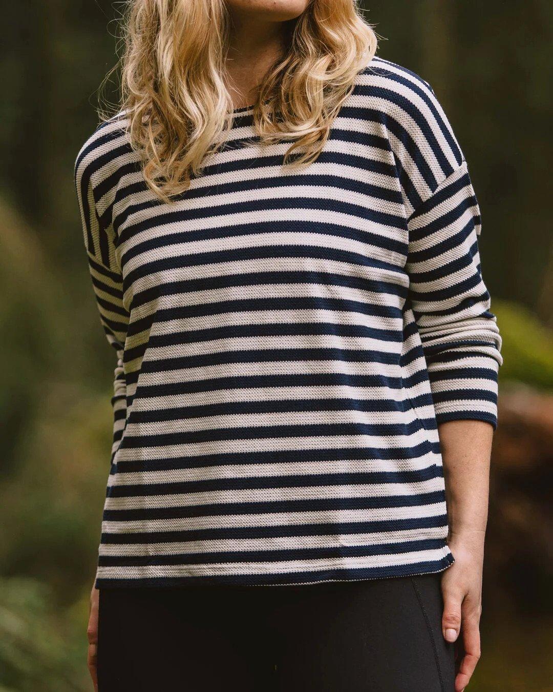 Women's Panorama Striped Long Sleeved T-Shirt - Blue / White