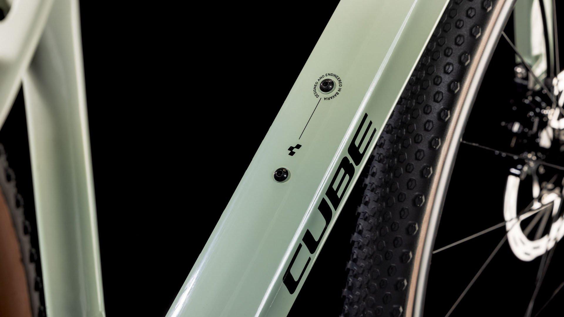 Nuroad C:62 EX Gravel Bike - White / Green