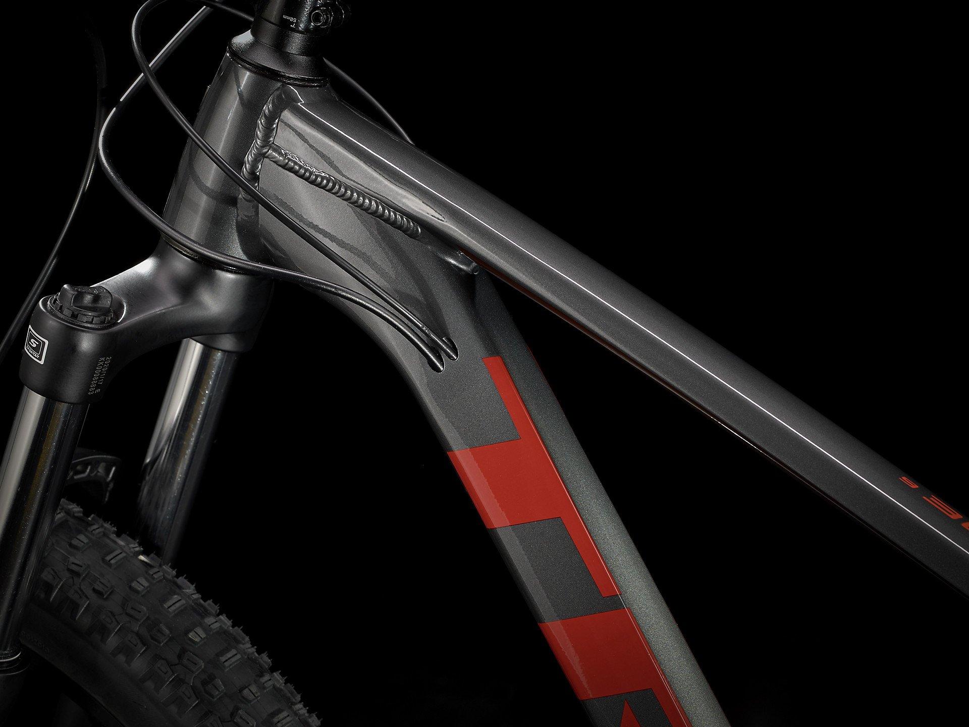 Roscoe 6 - 2023 - Lithium Grey / Cobra Blood