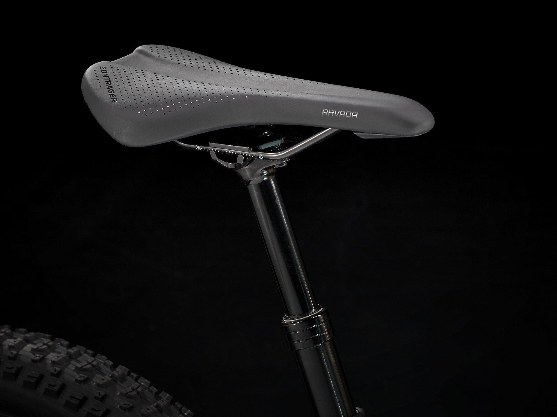 Roscoe 6 - 2023 - Lithium Grey / Cobra Blood