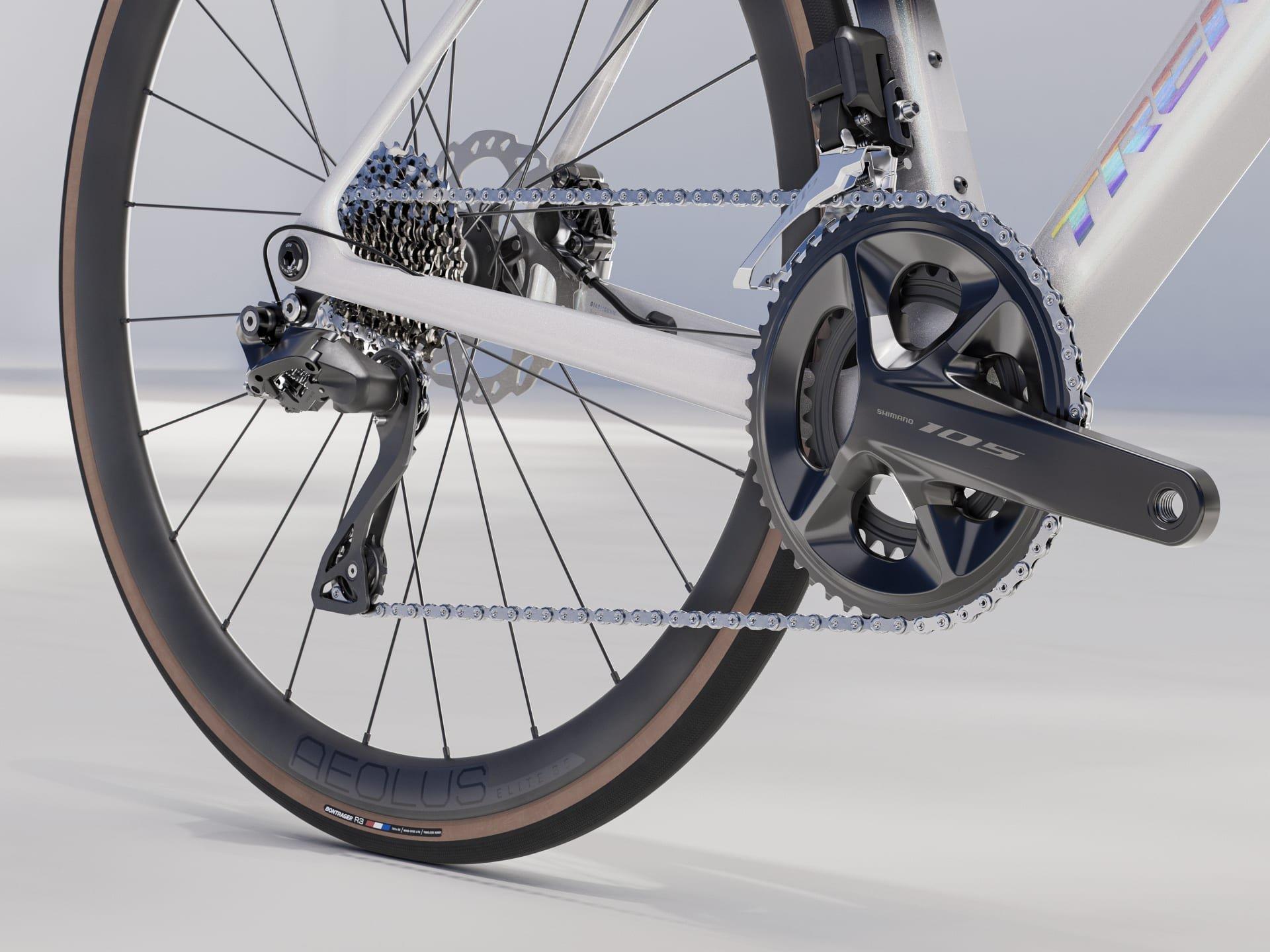 Madone SL 6 Gen 8 Road Bike - White