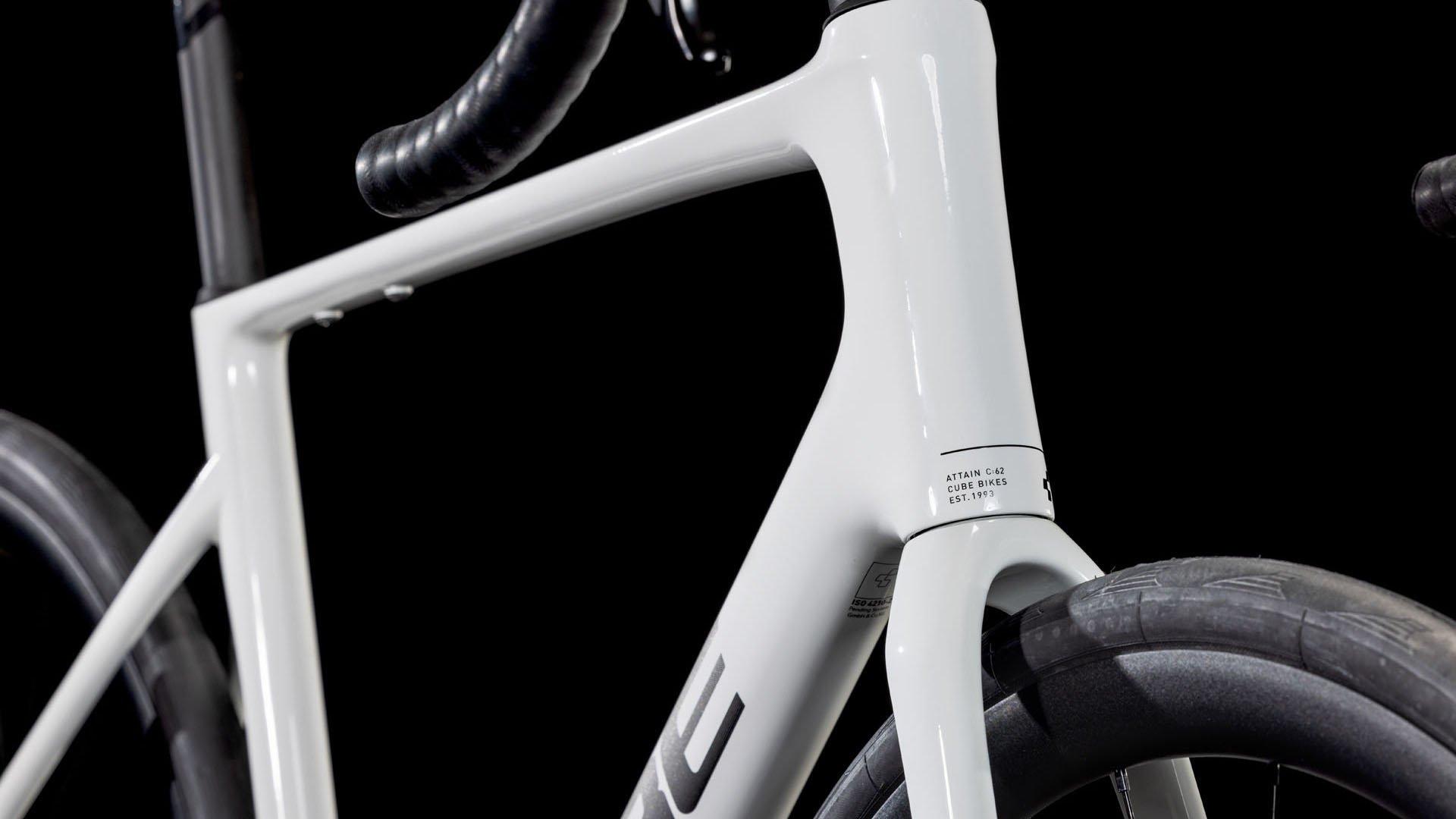 Attain C:62 SLX Road Bike - White