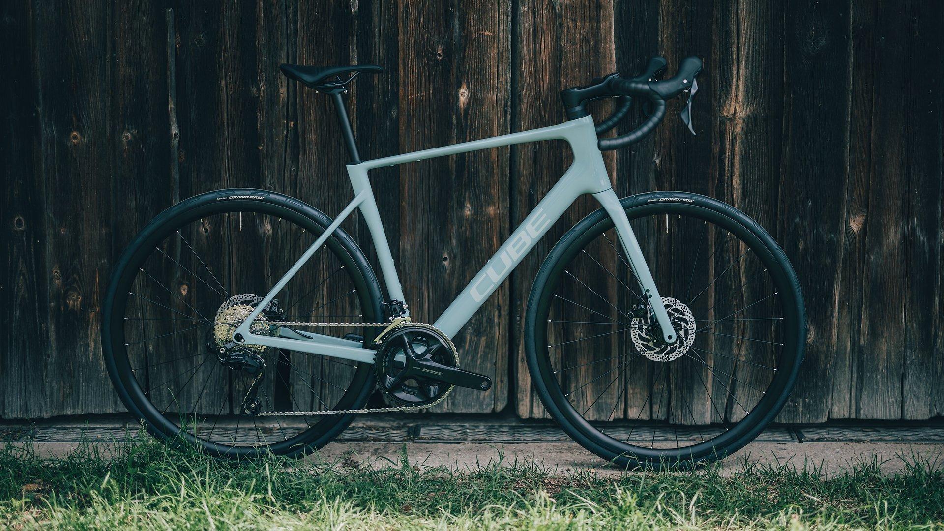 Attain C:62 Race Road Bike - Blue