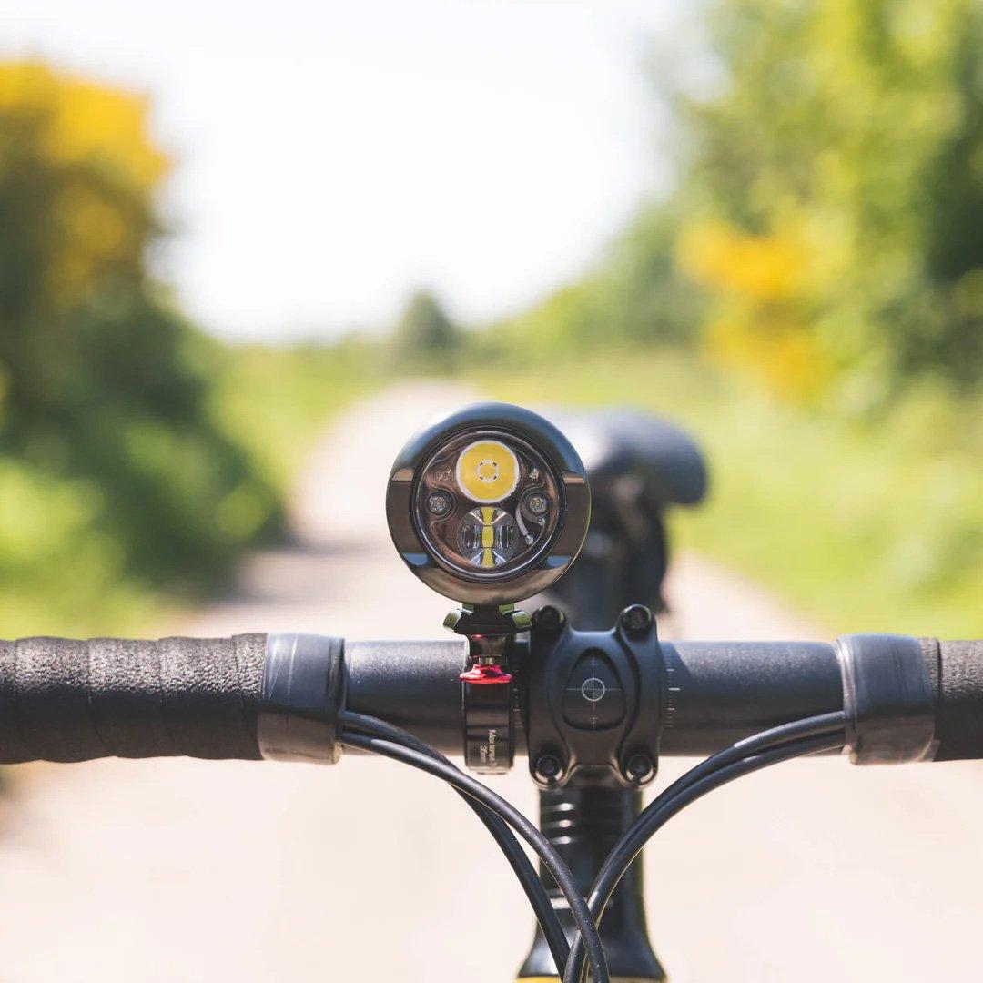 Strada Mk12 Super Bright Front Bike Light - Black