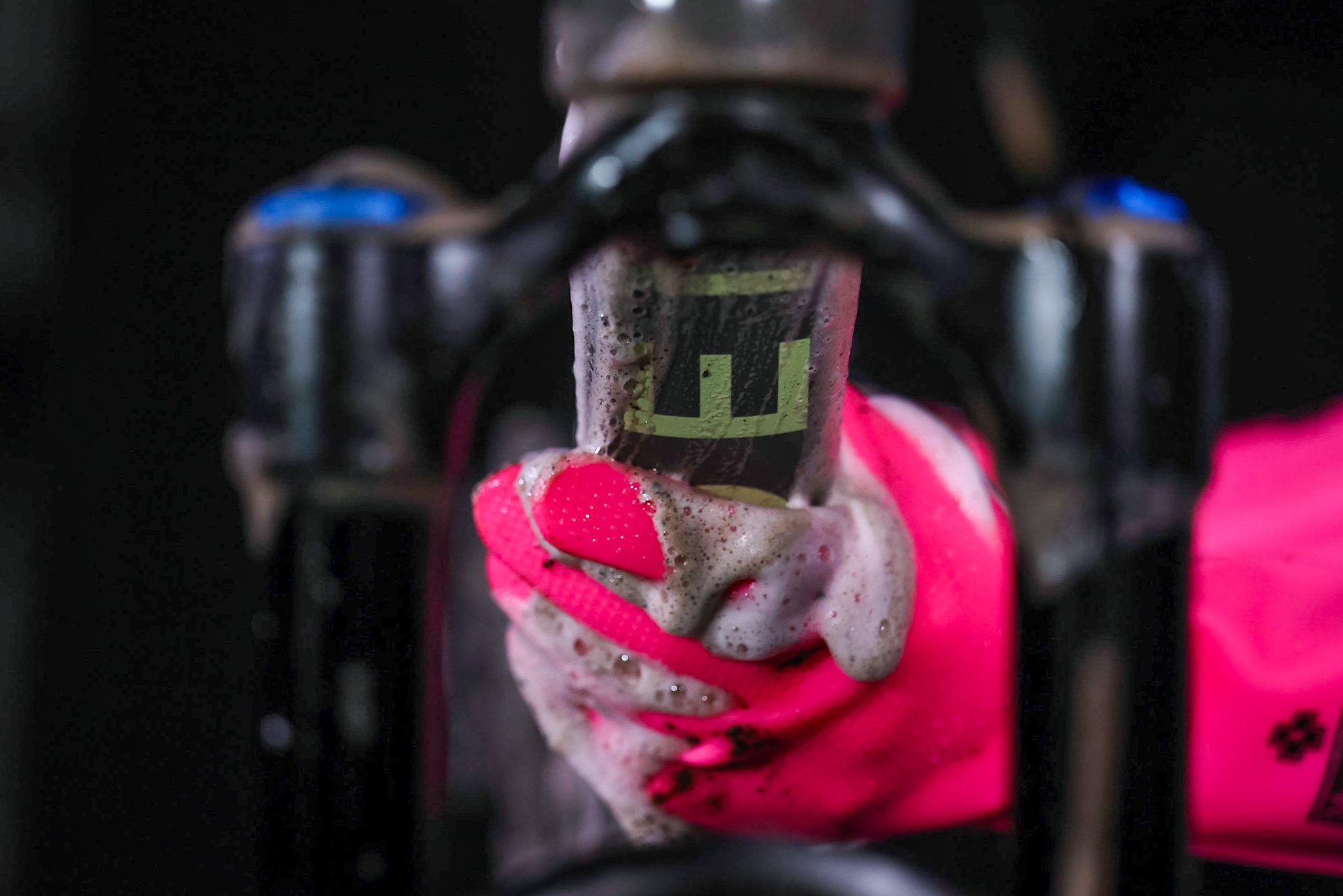 Deep Scrubber Gloves