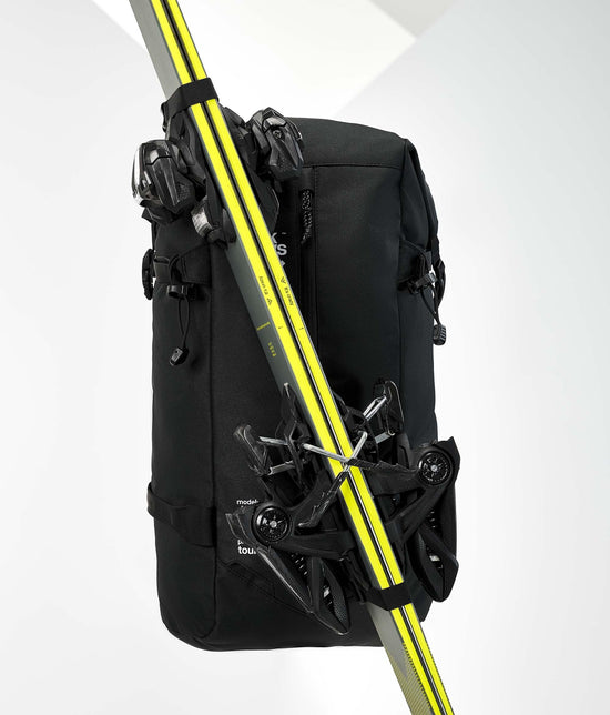 Dorsa 27L Backpack - Black / White