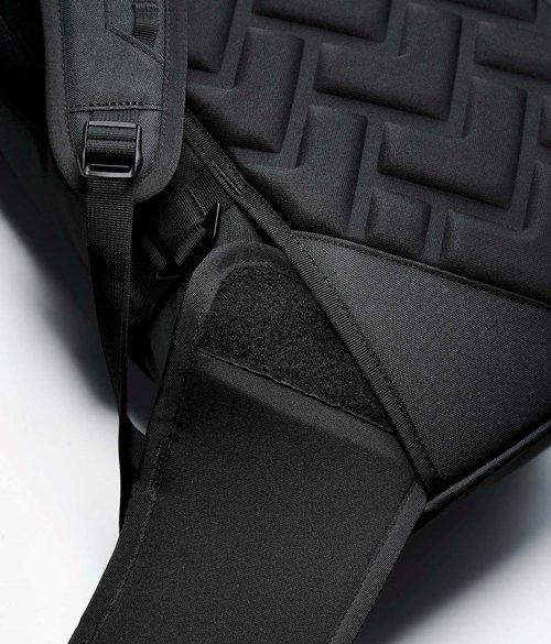 Dorsa 27L Backpack - Black / White