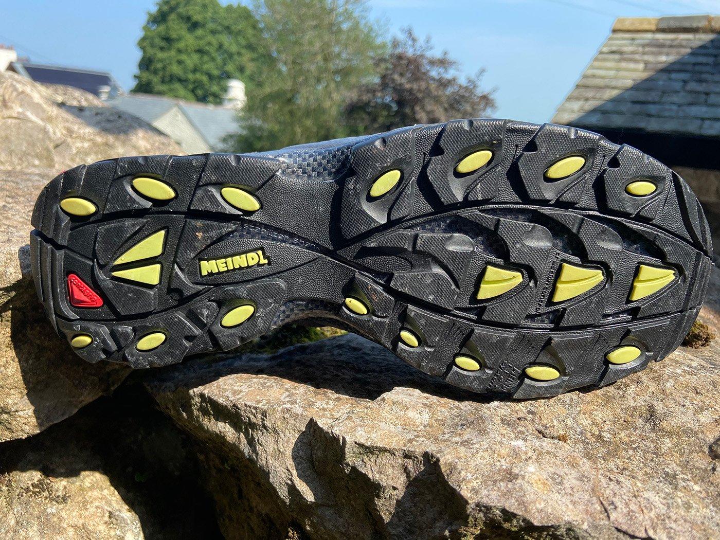 Men's Respond GORE-TEX Walking Shoes - Grey / Yellow