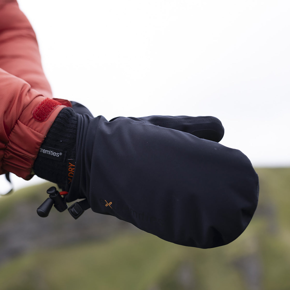Unisex Monsoon Mitts - Black