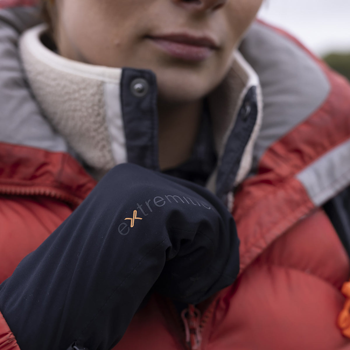 Unisex Monsoon Mitts - Black