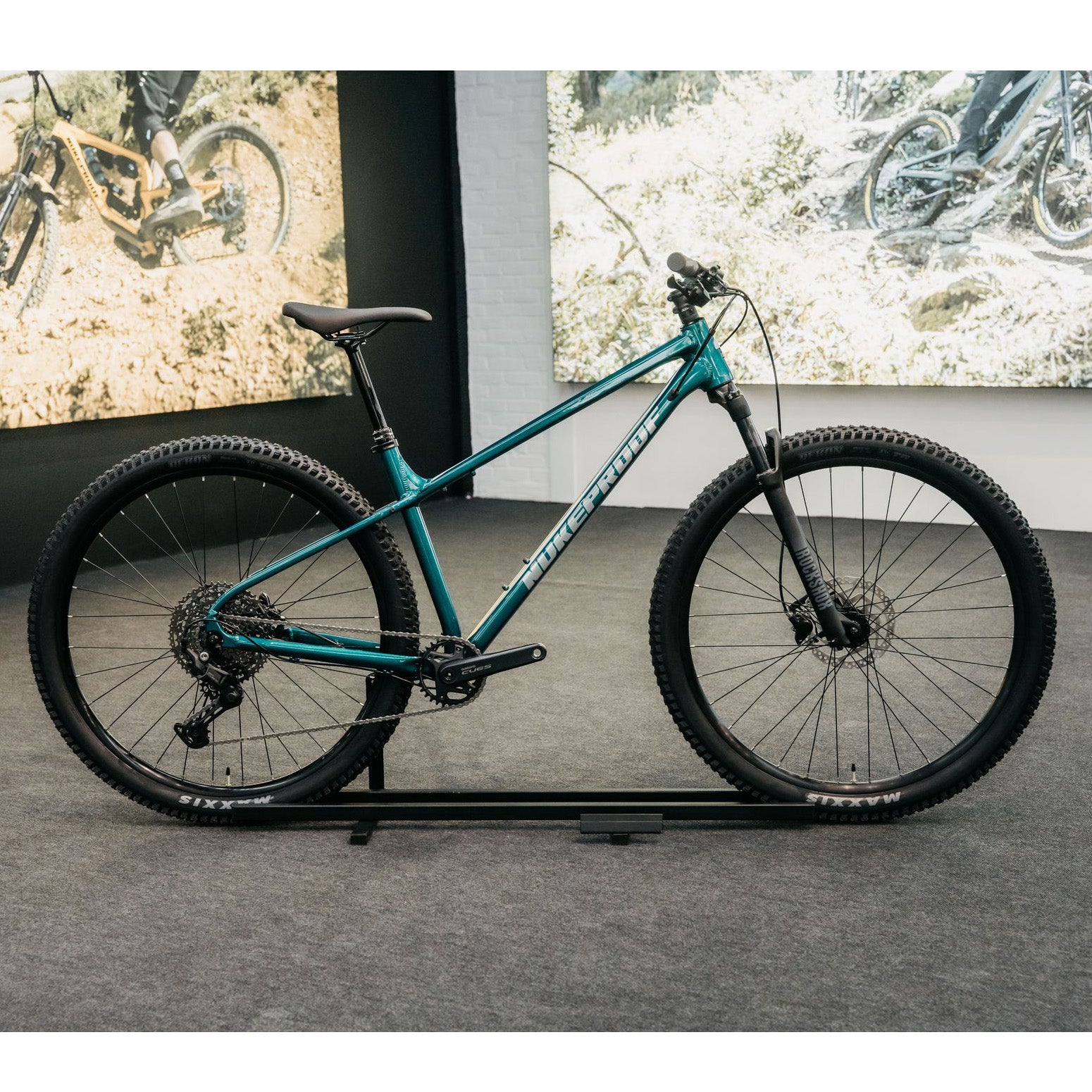 Tracker Pro 2027 Mountain Bike - Green