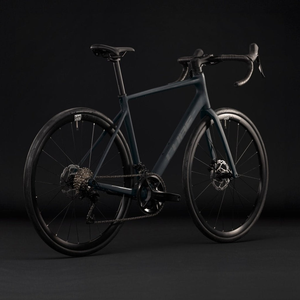 Attain SLX 2027 Road Bike - Black