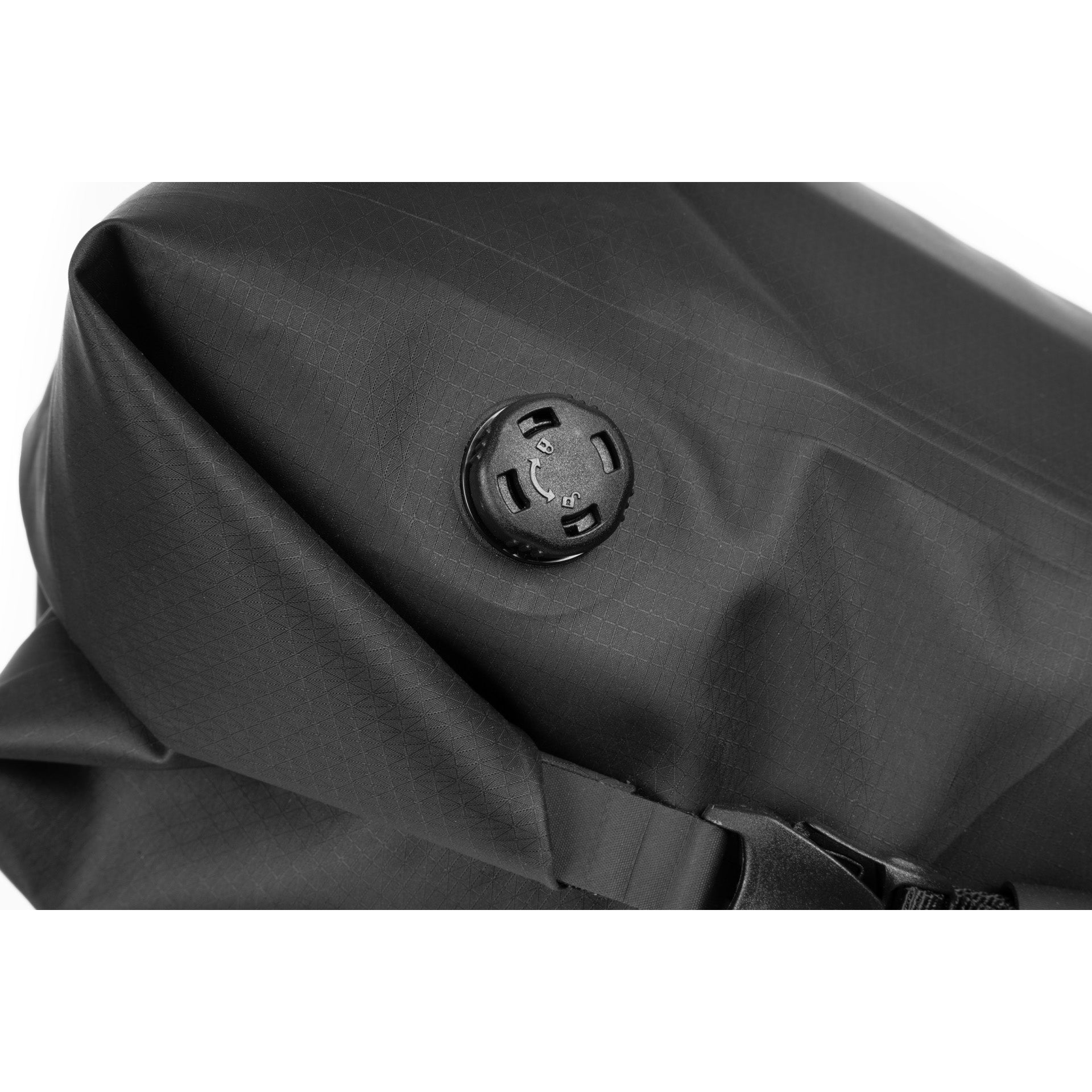 Pack Pure 10L Saddle Bag - Black