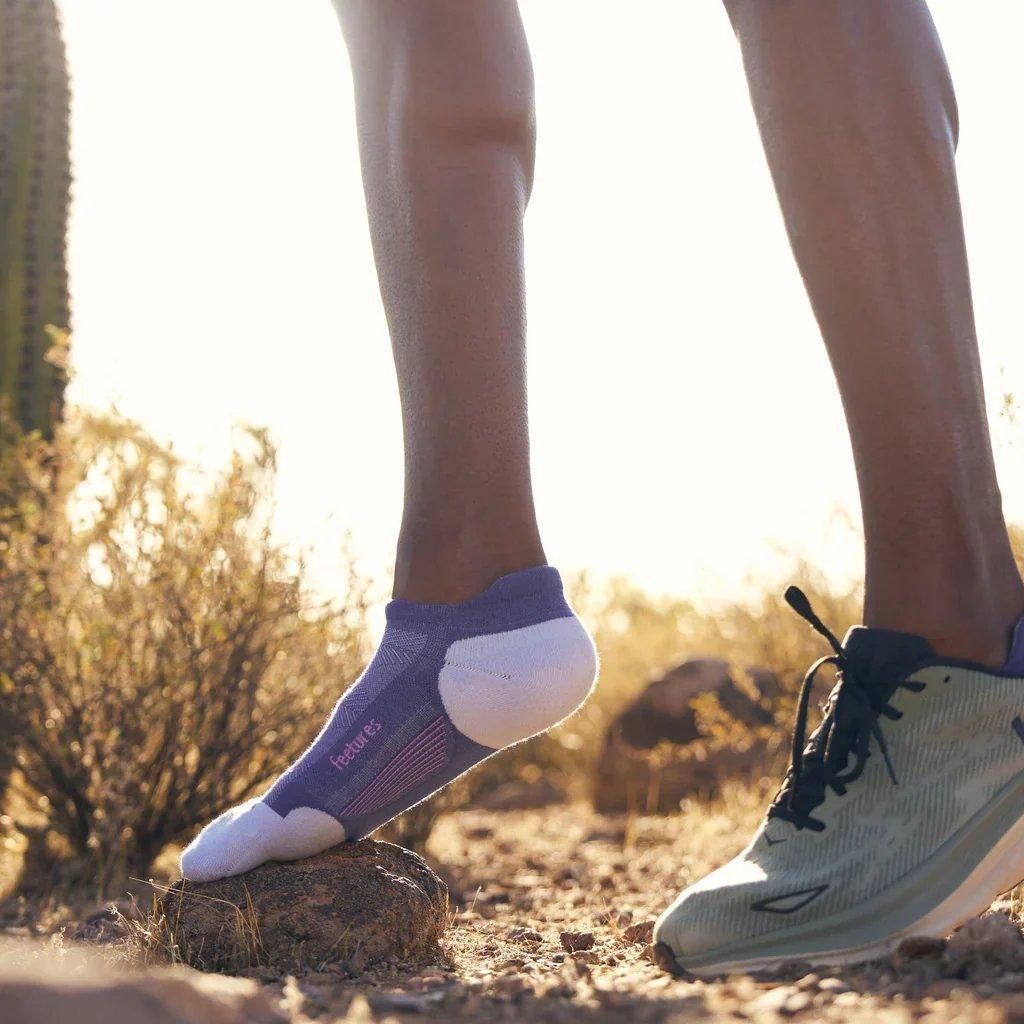 Unisex Elite Maximum Cushion No Show Tab Socks - Purple