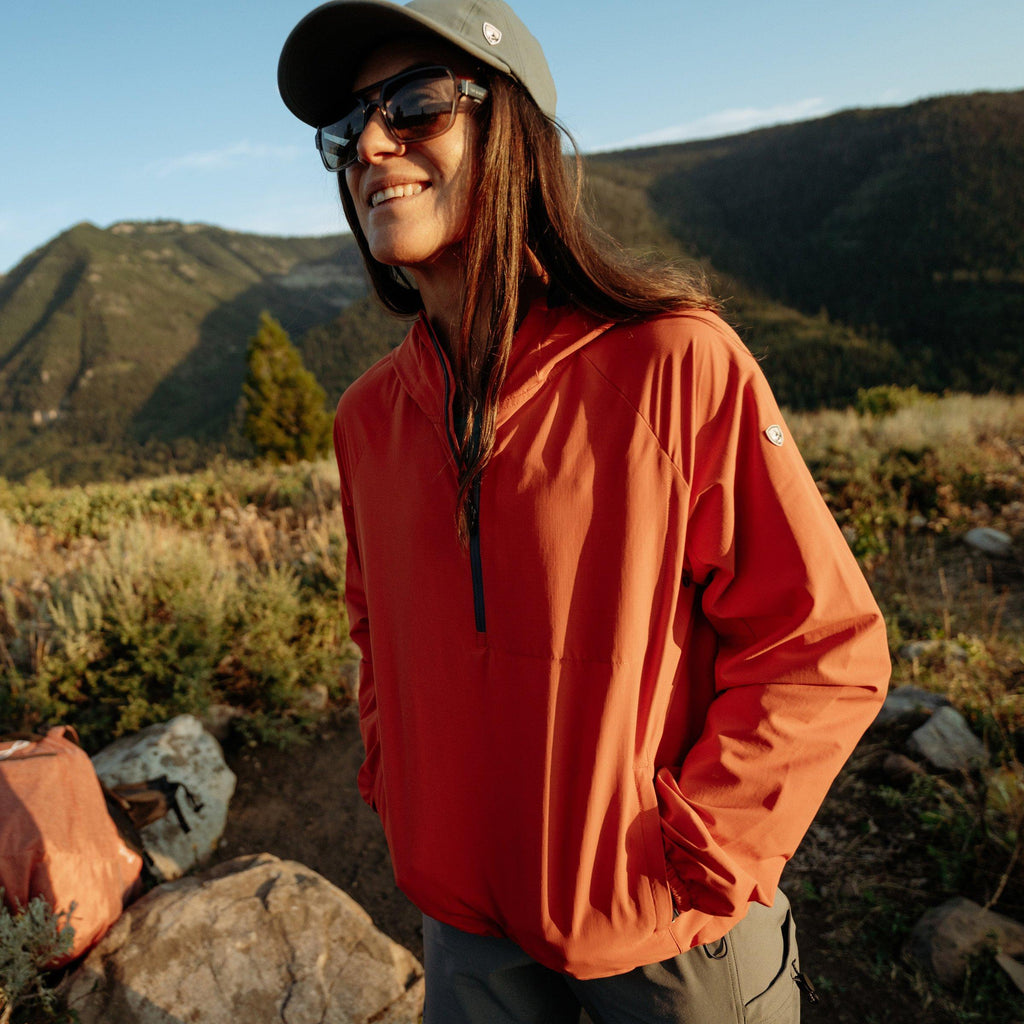 Women's Wander 1/2 Zip Softshell Jacket - Red