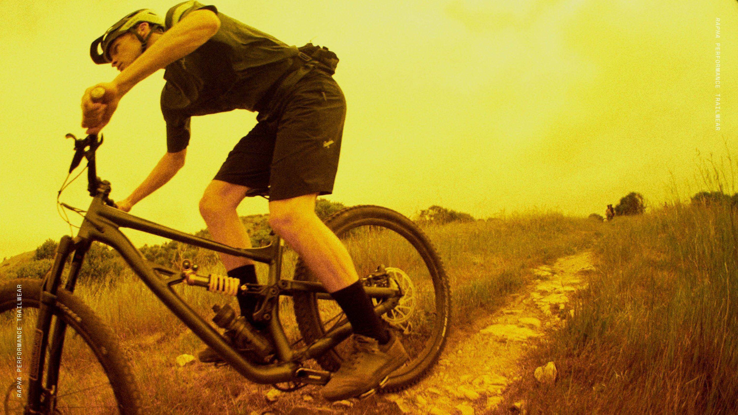 Men's Trail Shorts - Navy / Orange