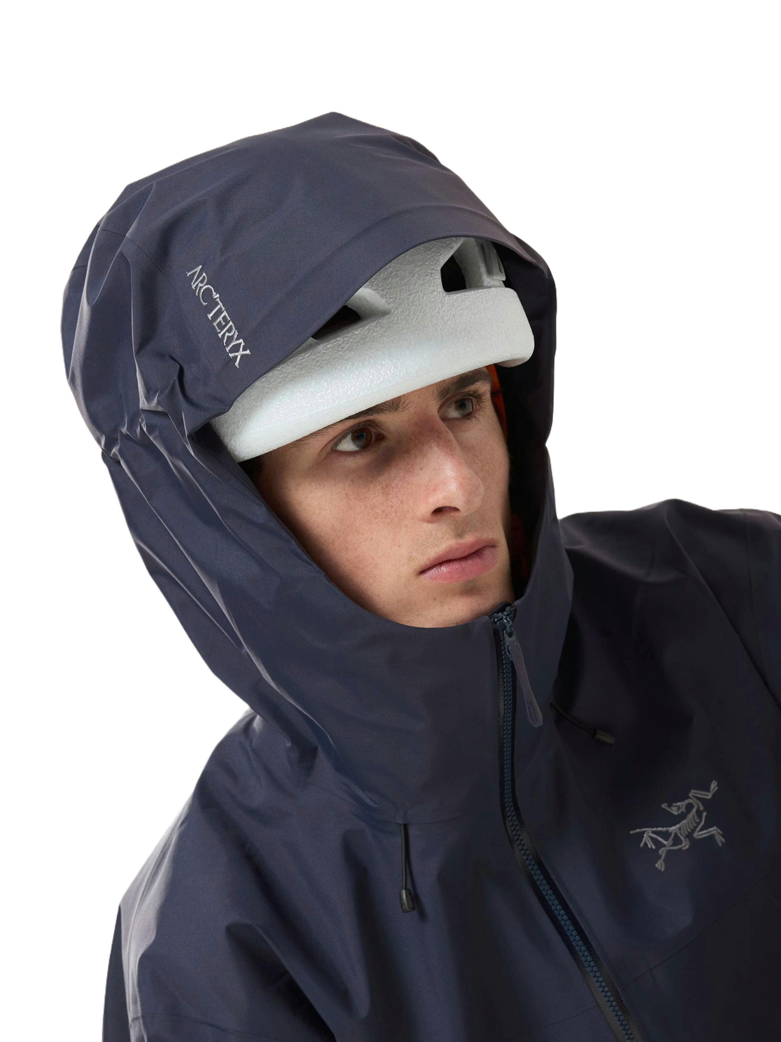 Arc'teryx Men's Beta SL Jacket - Black Sapphire | Tiso