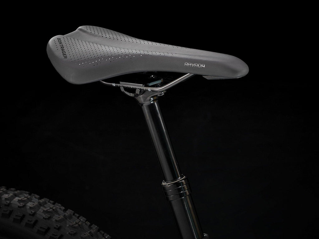 Roscoe 6 - 2023 - Lithium Grey / Cobra Blood