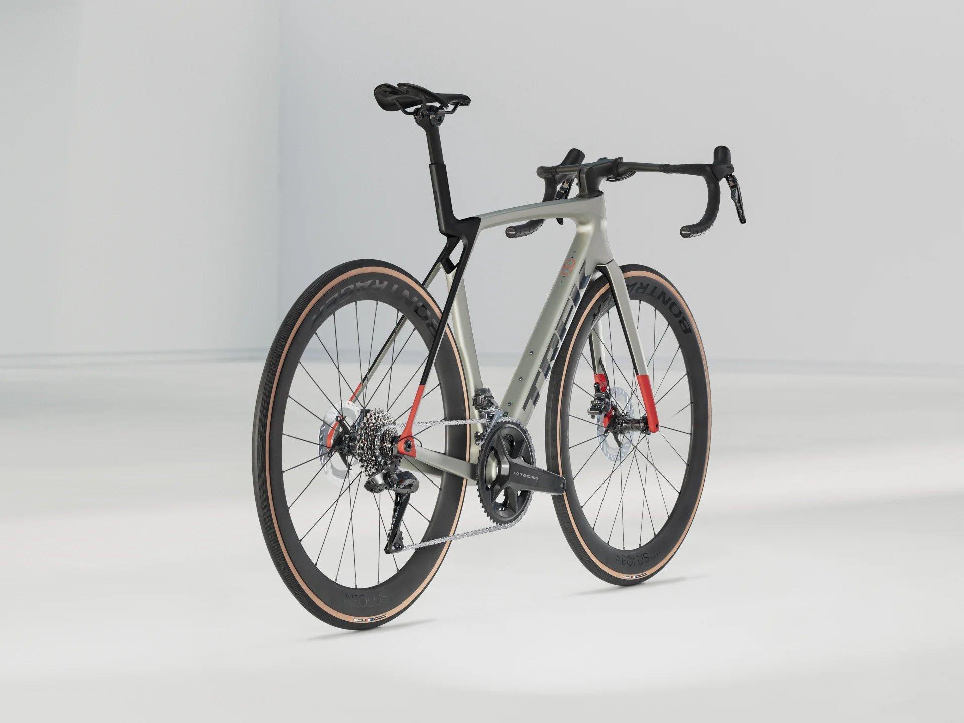 Madone SL 7 Gen 8 Road Bike - Grey