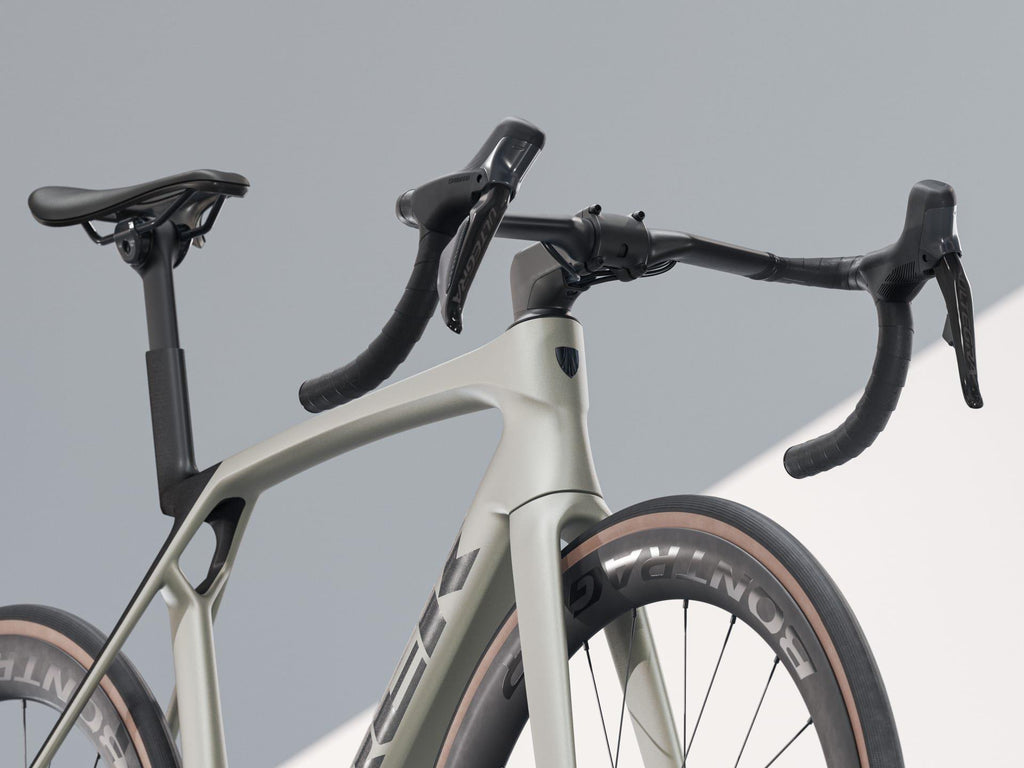Madone SL 7 Gen 8 Road Bike - Grey