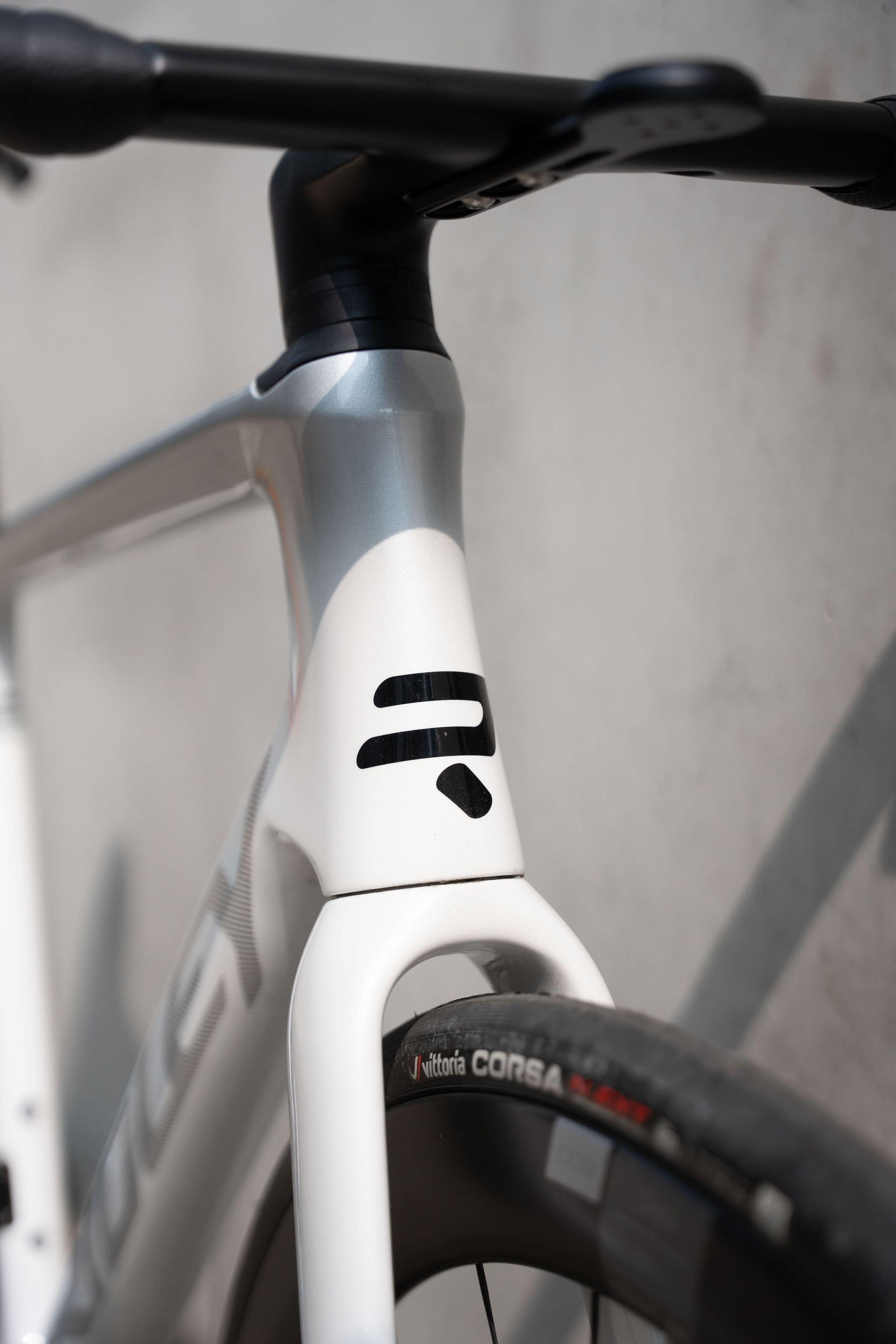 Falcn 105 Di2 Road Bike - White