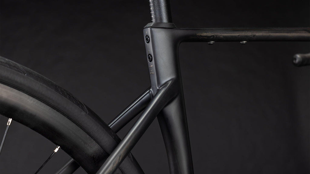 Attain C:62 Race Road Bike - Black