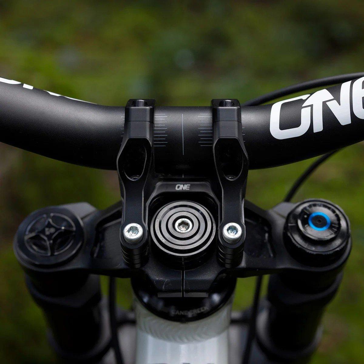 V2 Carbon 800mm Handlebar 20mm Rise