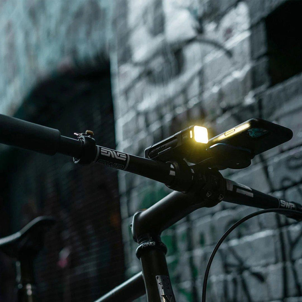 Blinder 600 Front Bike Light - Black