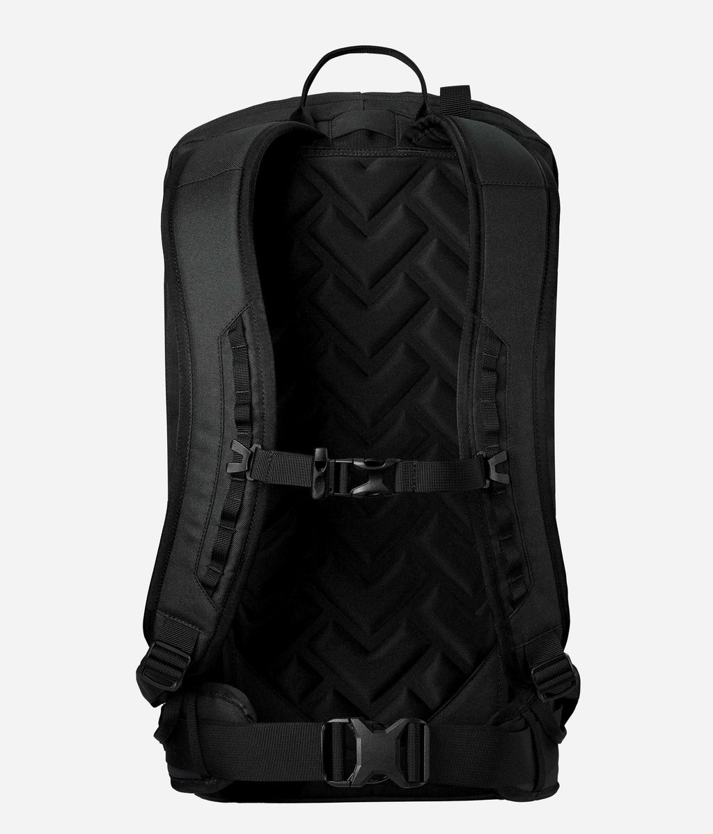 Dorsa 22L Backpack - Black / White