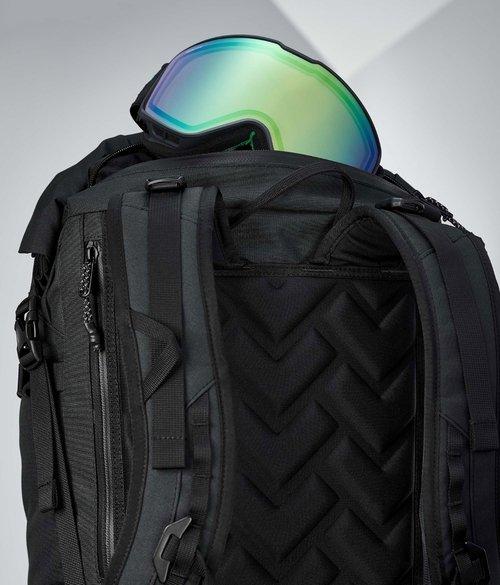 Dorsa 27L Backpack - Black / White