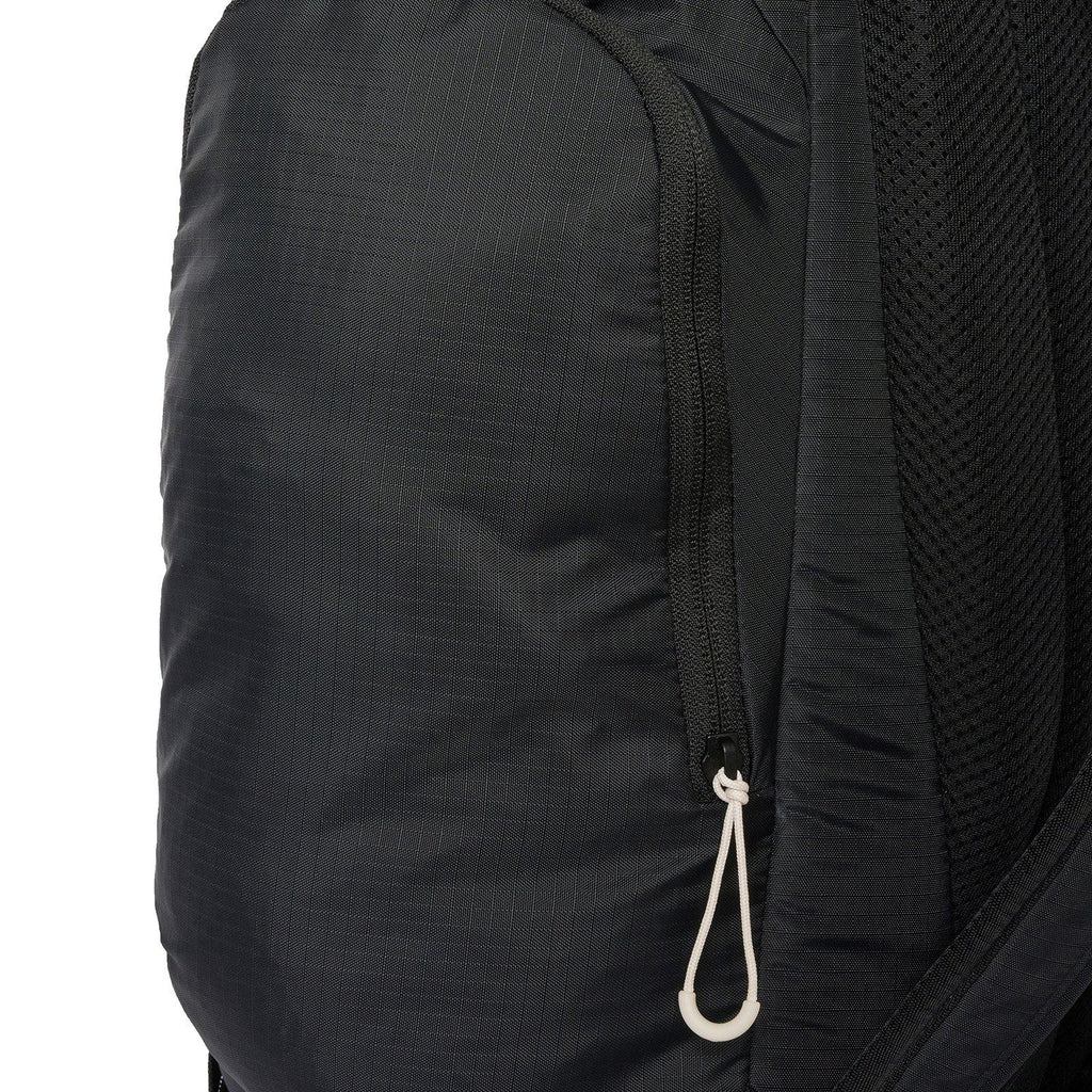 Unisex Arrow 30L AU Rucksack - Black