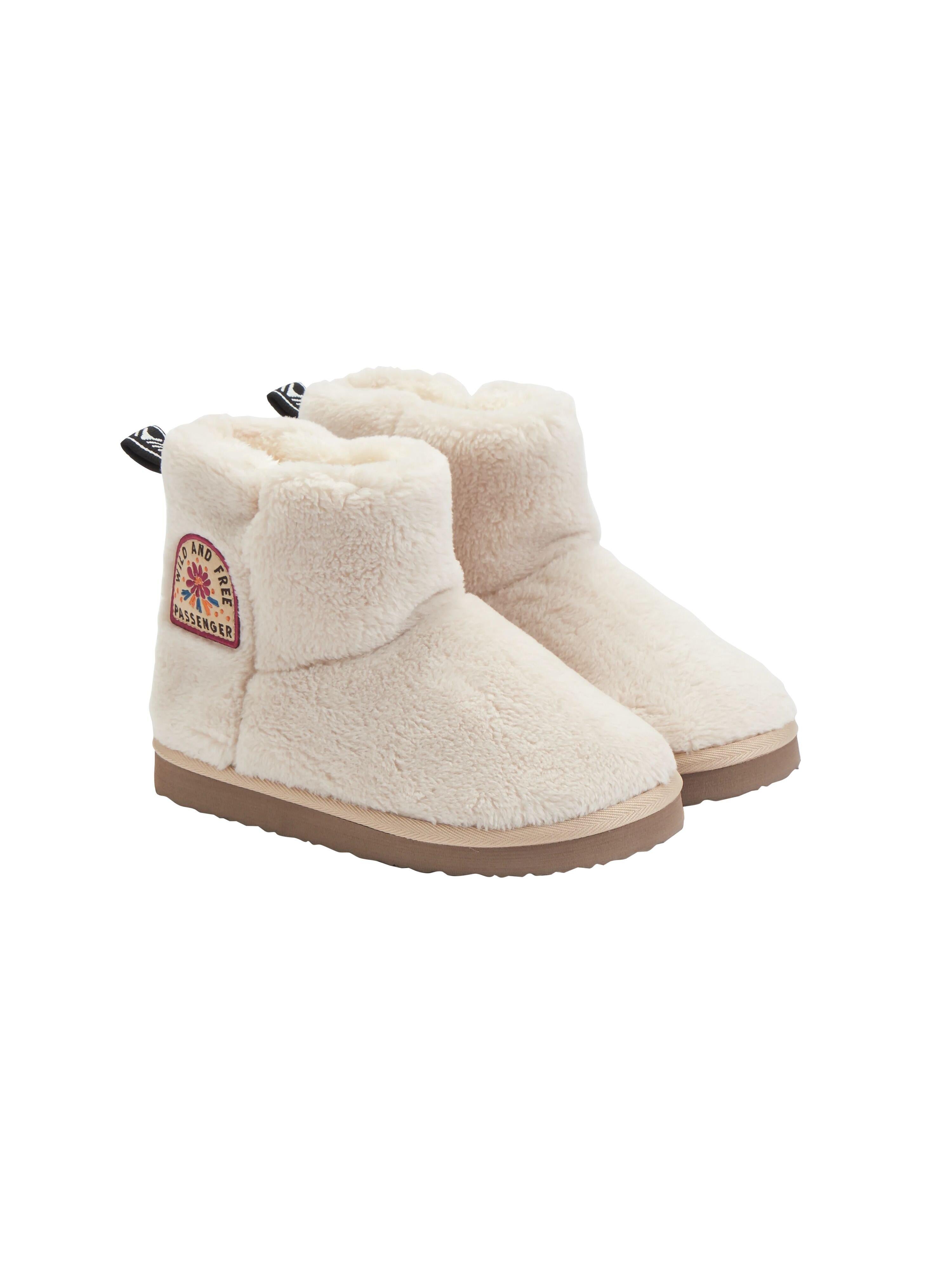 Women's Hideaway Hut Sherpa Fleece Slippers - Cream